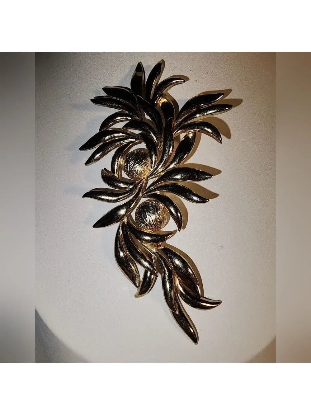 VTG MONET GOLD TONE BROOCH 4